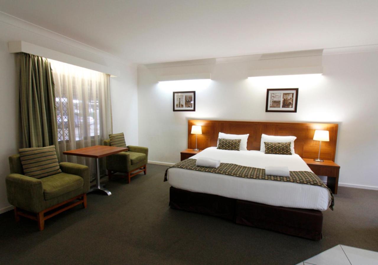 Chinchilla Downtown Motor Inn Bagian luar foto