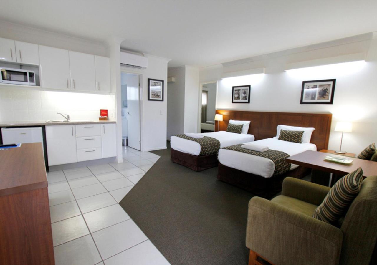 Chinchilla Downtown Motor Inn Bagian luar foto
