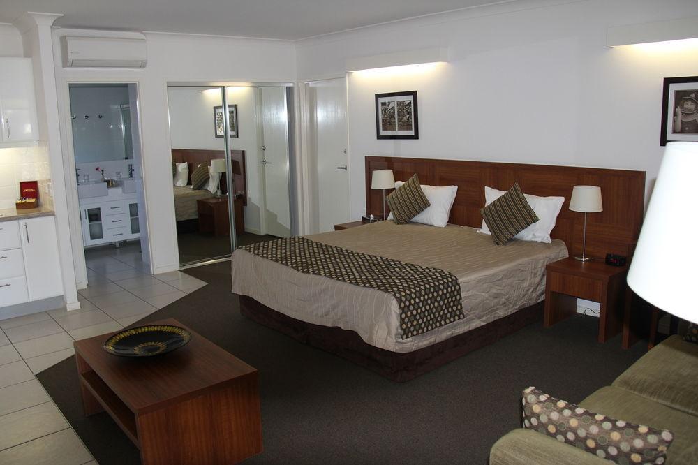 Chinchilla Downtown Motor Inn Bagian luar foto